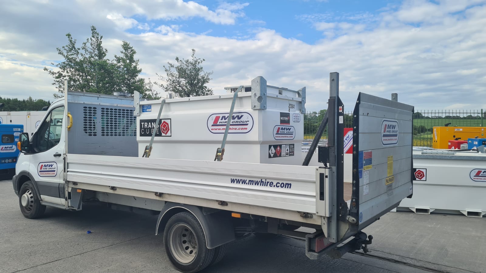 New Western 2000L Tank SOLD..... on its way to our customer 